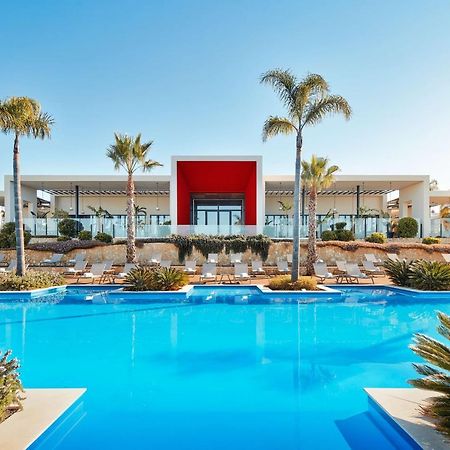 Tivoli Alvor Algarve Hotel Kültér fotó The swimming pool at the Hard Rock Hotel