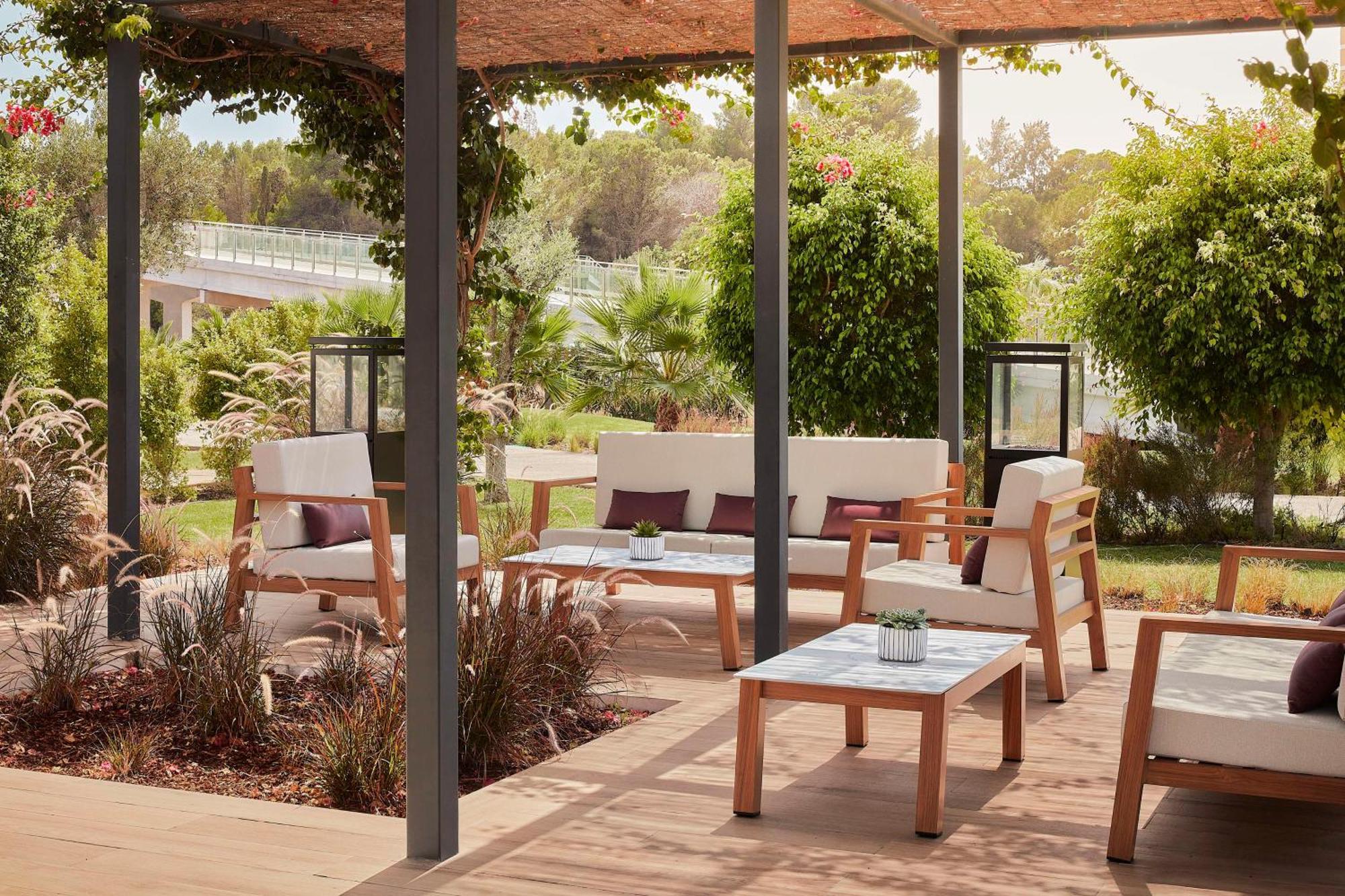 Tivoli Alvor Algarve Hotel Kültér fotó Garden furniture